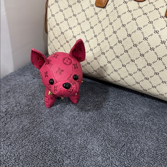 Chic Pink Dog Key Holder - Picture 3 of 6